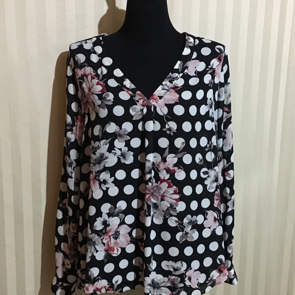 Rose+Olive V-Neck Blouse